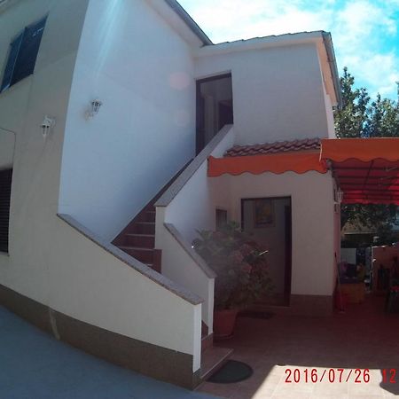 Apartman Luburic Pinezići Exteriér fotografie