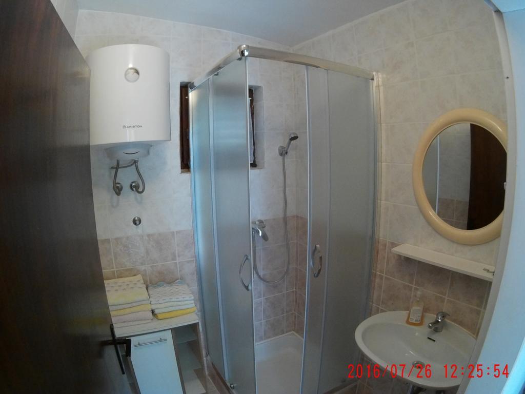 Apartman Luburic Pinezići Exteriér fotografie